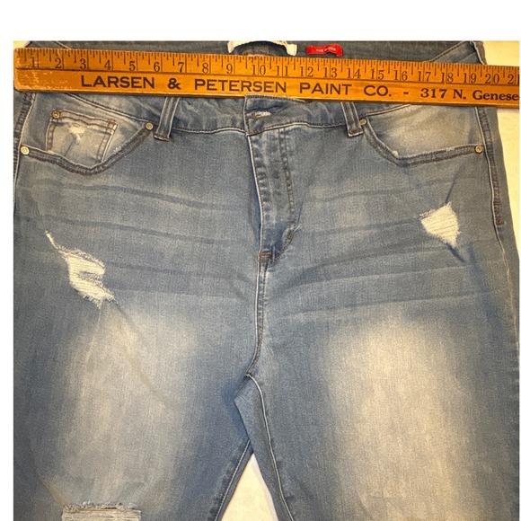 Celebrity Pink The Rider Distressed Skinny Jeans Light Wash Blue Denim Womens - Picture 2 of 5